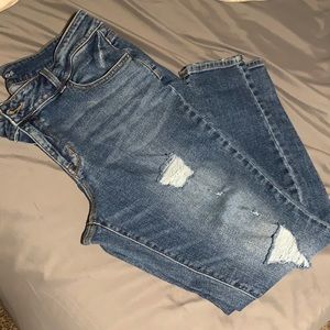 Distressed skinny jeans